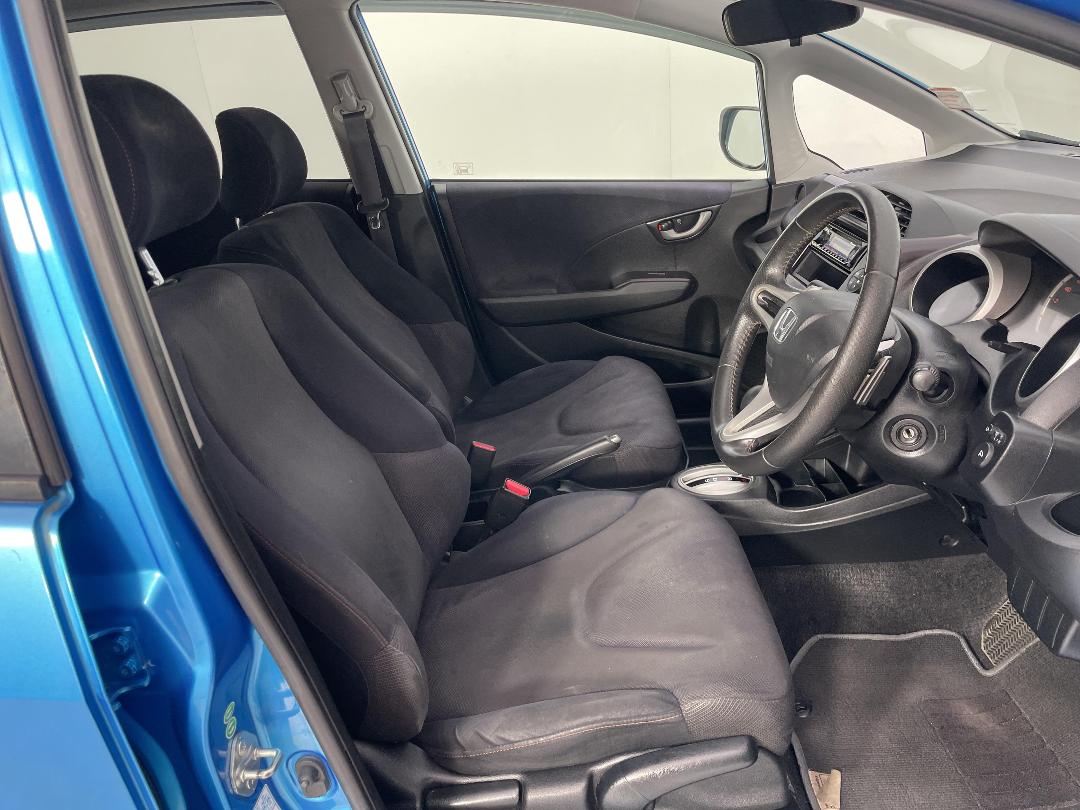 Photo '16' of Honda FIT Photo '16' of Honda FIT