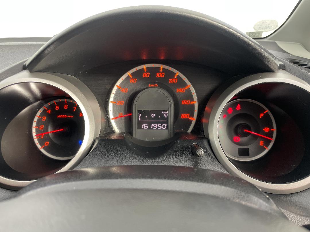 Photo '21' of Honda FIT Photo '21' of Honda FIT