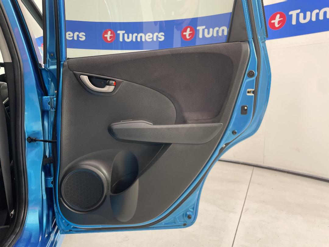 Photo '19' of Honda FIT Photo '19' of Honda FIT