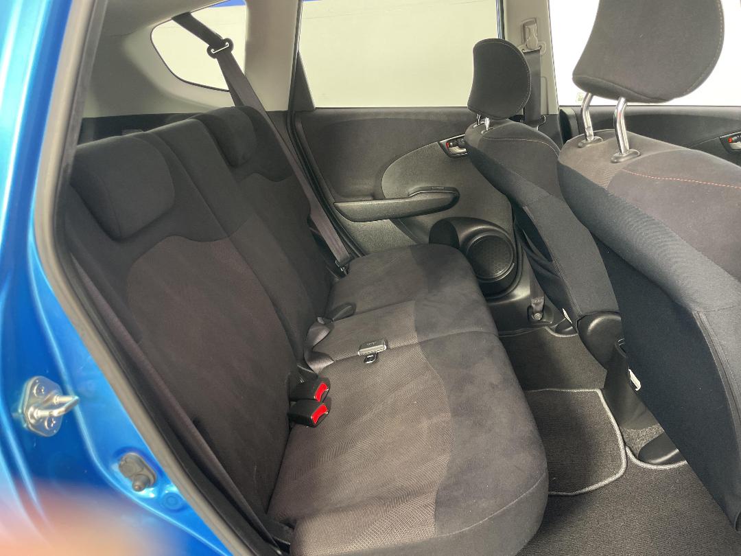 Photo '20' of Honda FIT Photo '20' of Honda FIT