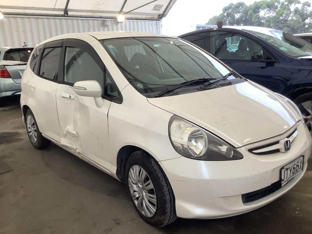 Photo '2' of Honda FIT Photo '2' of Honda FIT