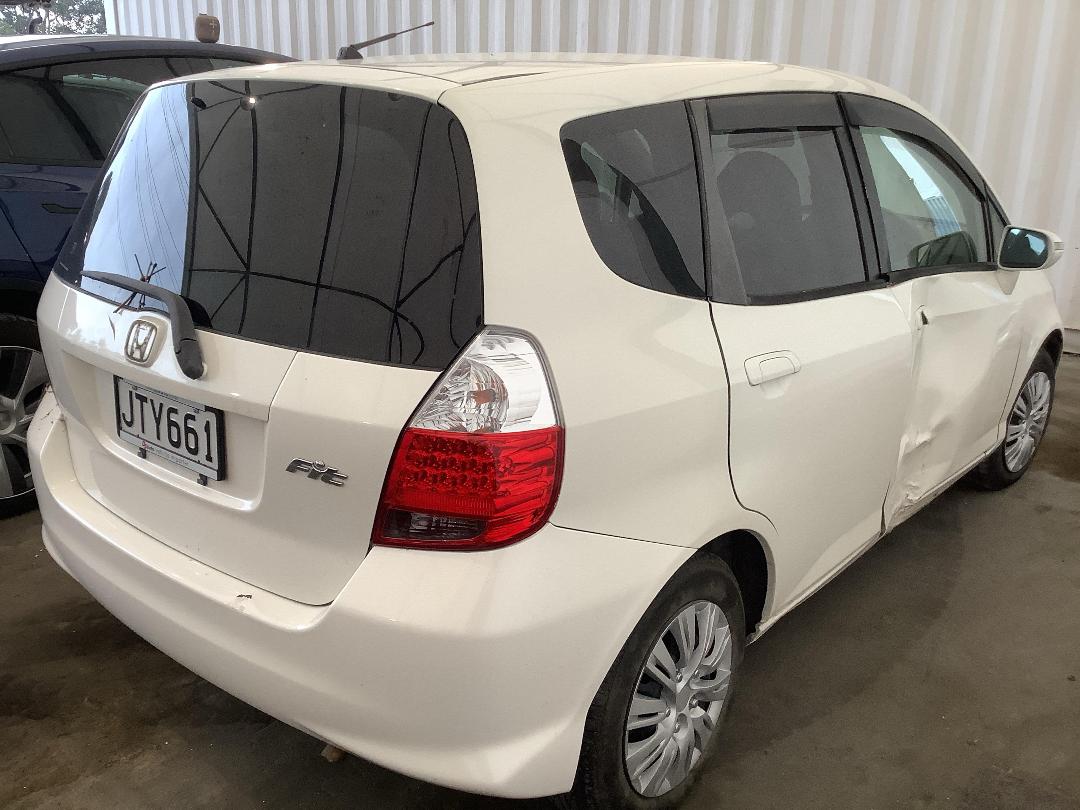 Photo '5' of Honda FIT Photo '5' of Honda FIT