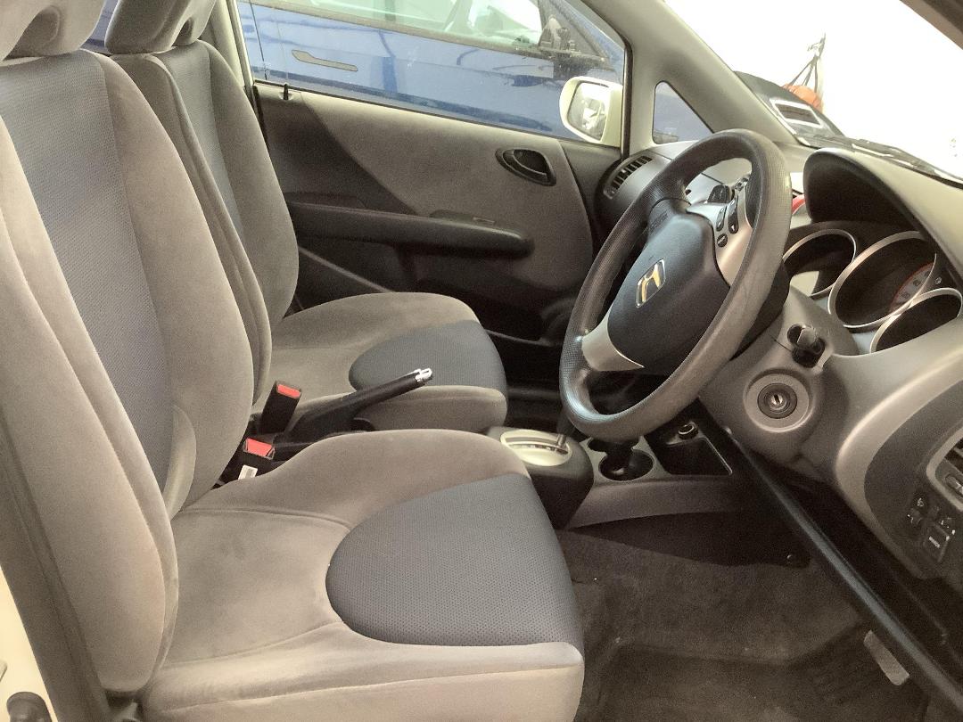 Photo '9' of Honda FIT Photo '9' of Honda FIT