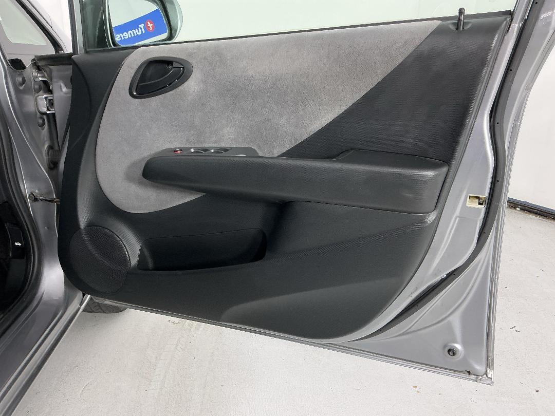 Photo '12' of Honda FIT Photo '12' of Honda FIT