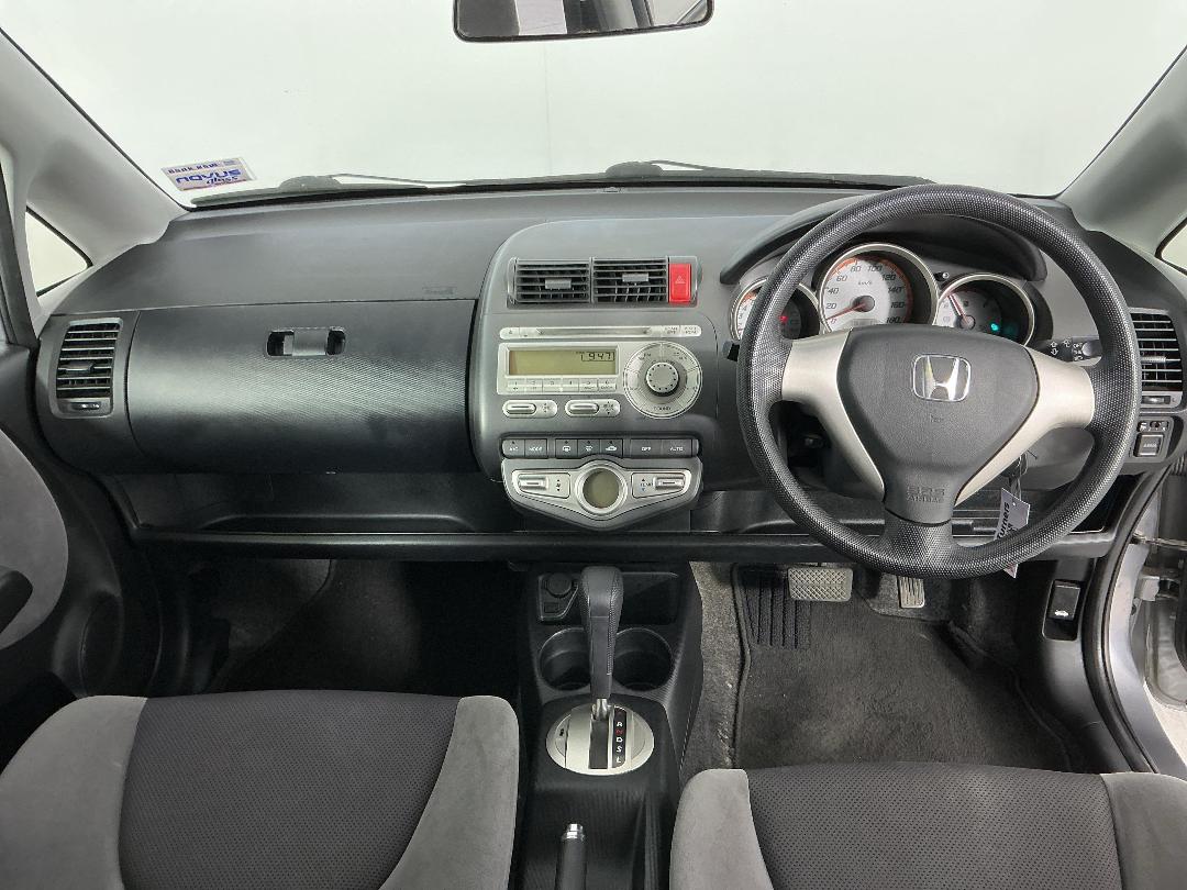 Photo '18' of Honda FIT Photo '18' of Honda FIT