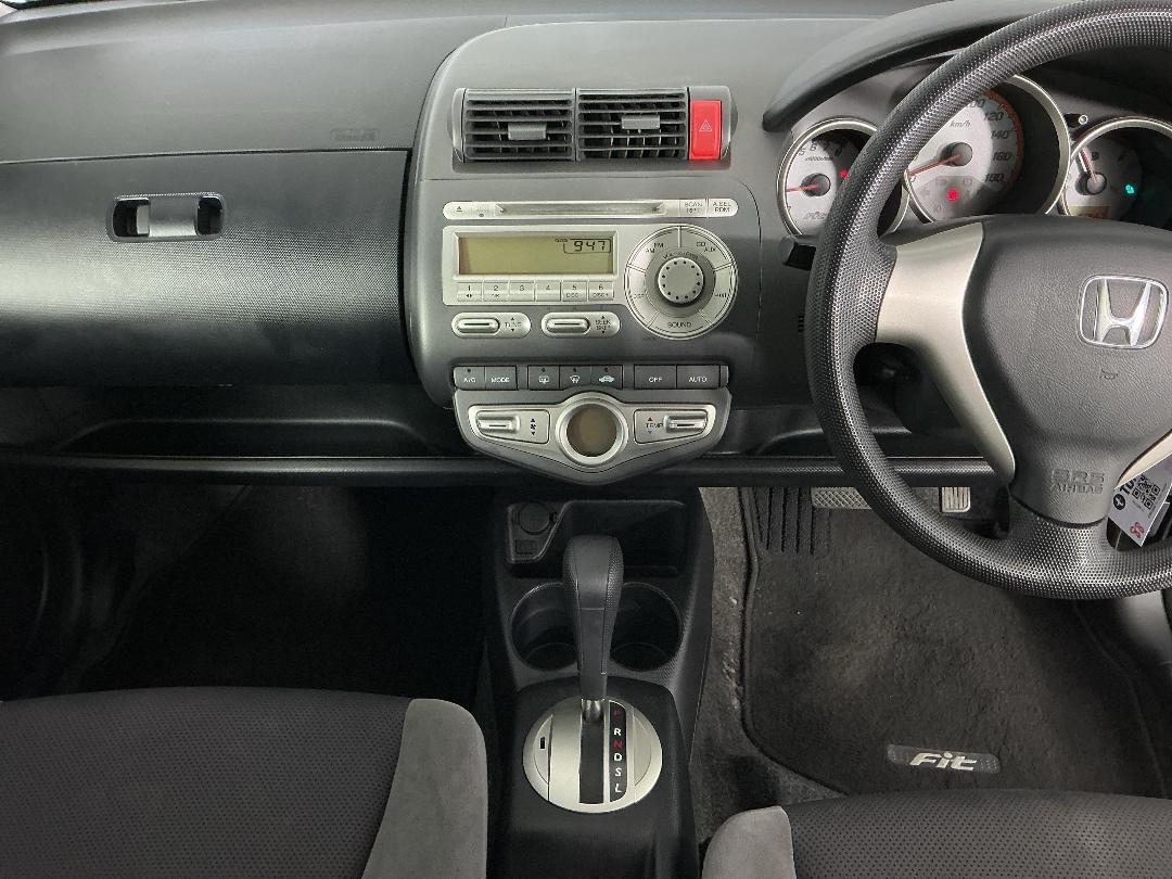 Photo '19' of Honda FIT Photo '19' of Honda FIT