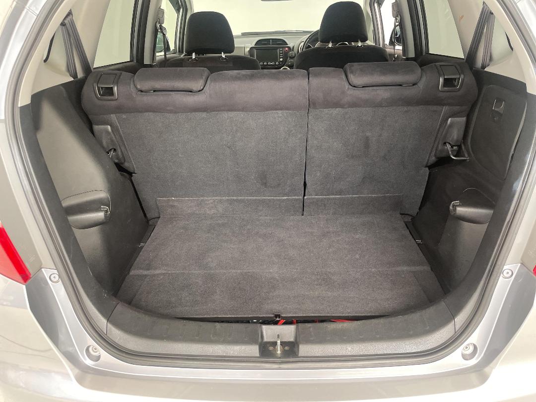 Photo '14' of Honda FIT