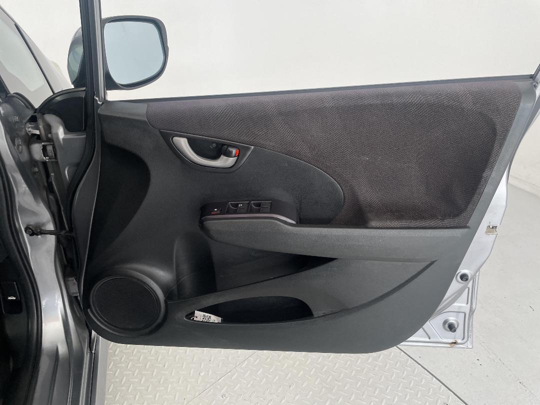 Photo '15' of Honda FIT