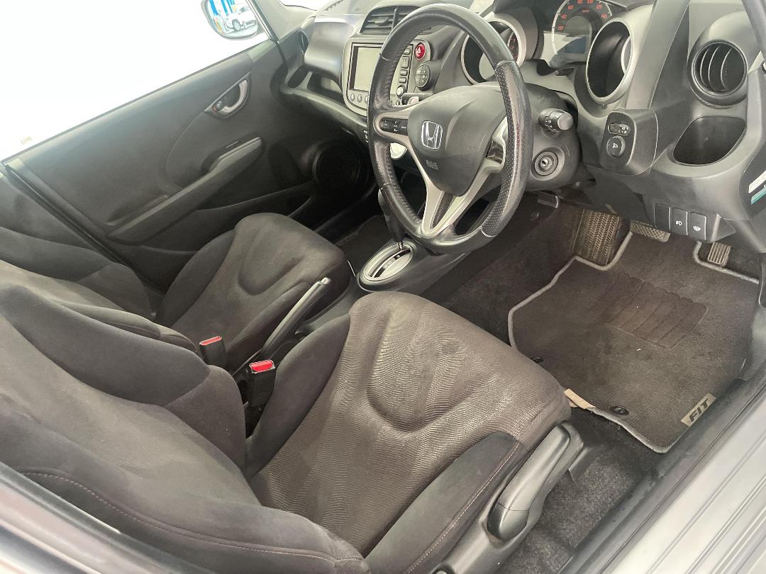 Photo '16' of Honda FIT