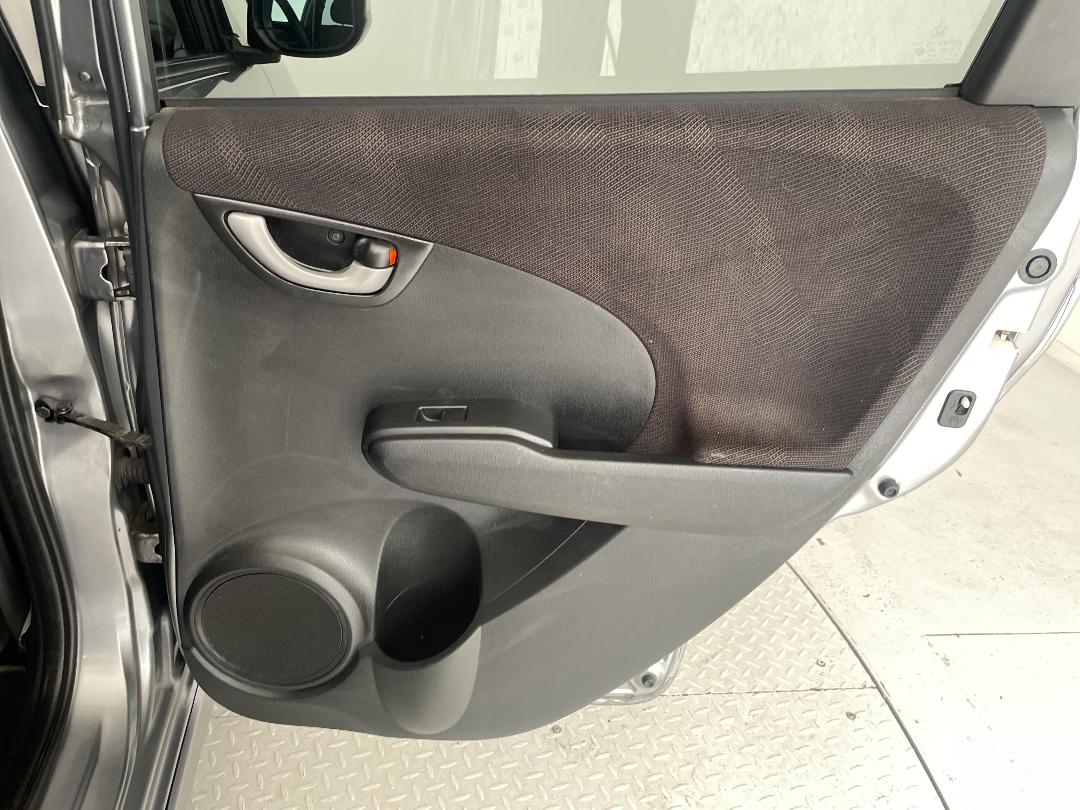 Photo '19' of Honda FIT