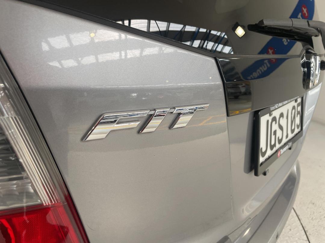 Photo '32' of Honda FIT