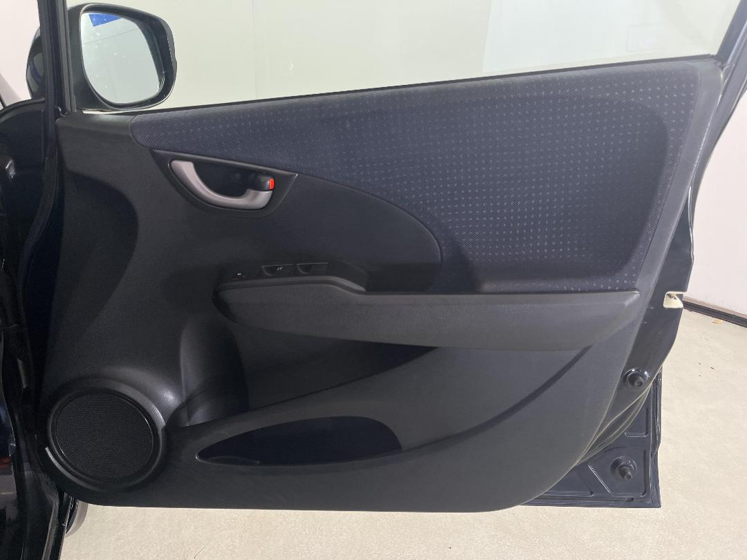 Photo '13' of Honda FIT