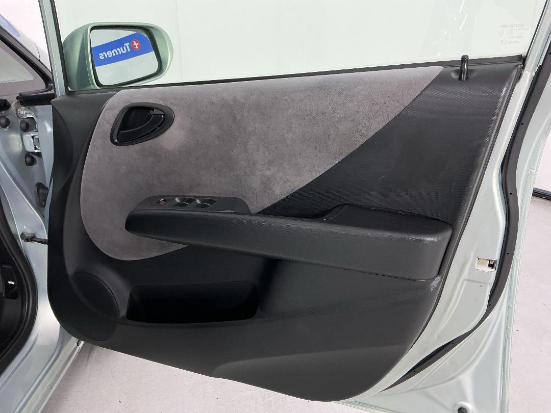 Photo '15' of Honda FIT Photo '15' of Honda FIT