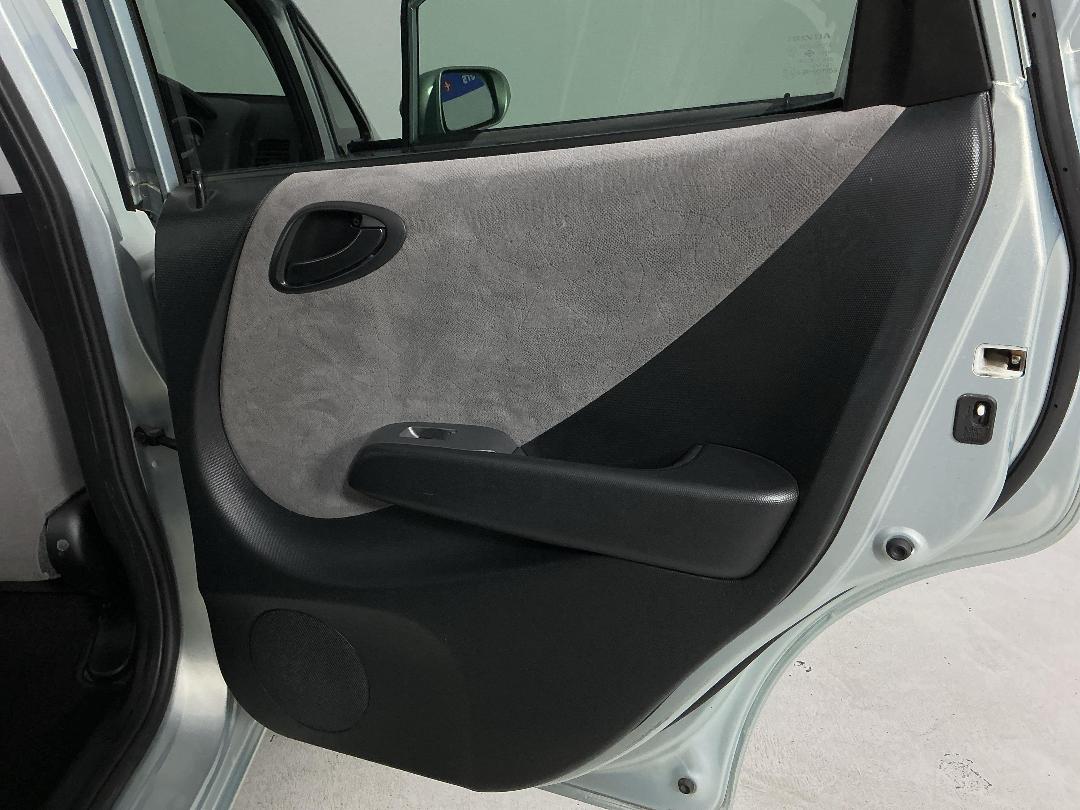 Photo '19' of Honda FIT Photo '19' of Honda FIT