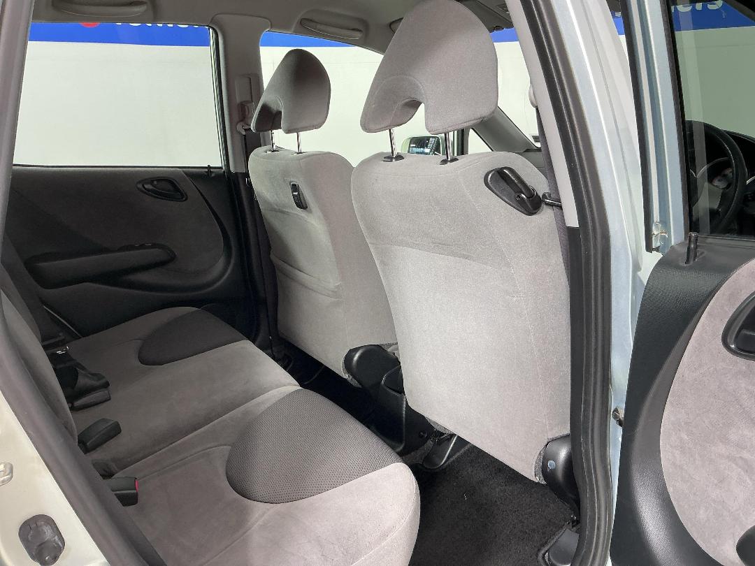 Photo '20' of Honda FIT Photo '20' of Honda FIT