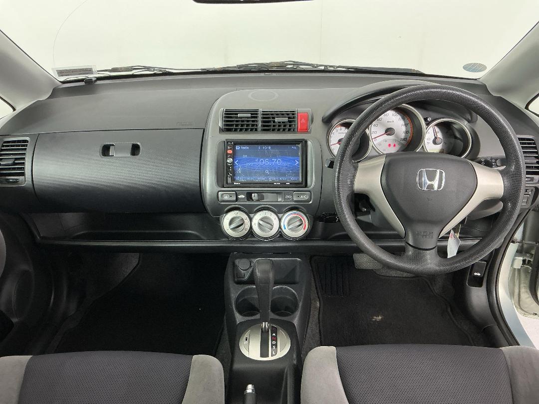 Photo '17' of Honda FIT Photo '17' of Honda FIT