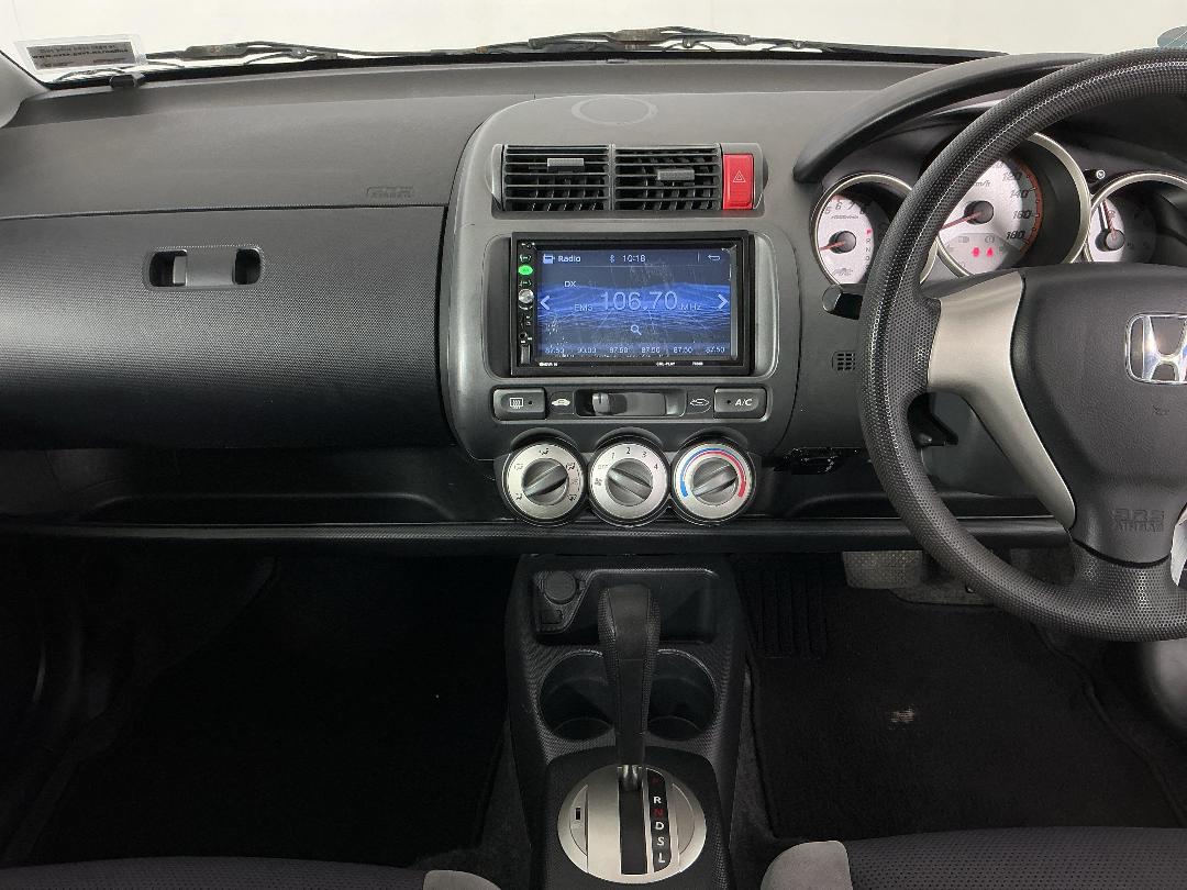 Photo '18' of Honda FIT Photo '18' of Honda FIT