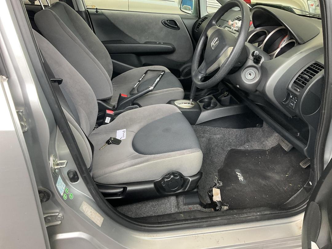 Photo '18' of Honda FIT Photo '18' of Honda FIT