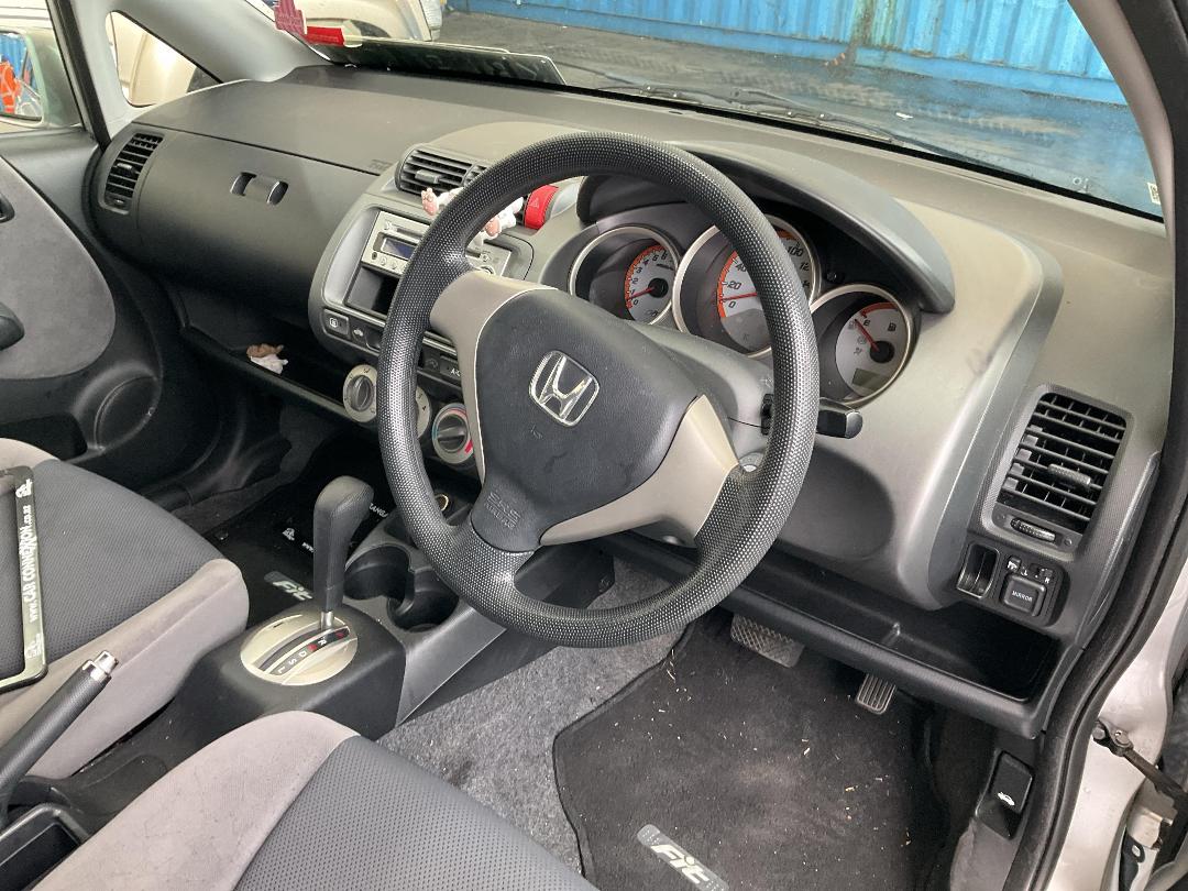 Photo '19' of Honda FIT Photo '19' of Honda FIT
