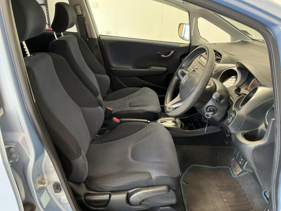 Photo '16' of Honda FIT