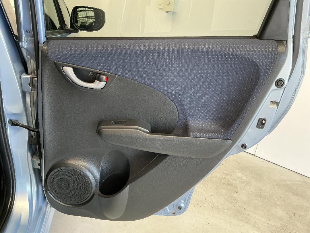 Photo '19' of Honda FIT