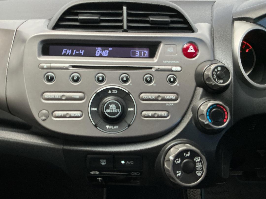 Photo '18' of Honda FIT