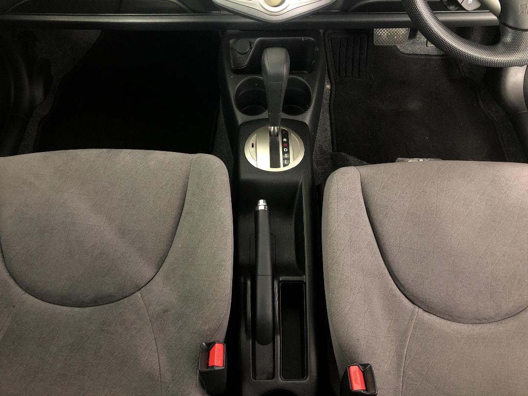 Photo '18' of Honda FIT Photo '18' of Honda FIT