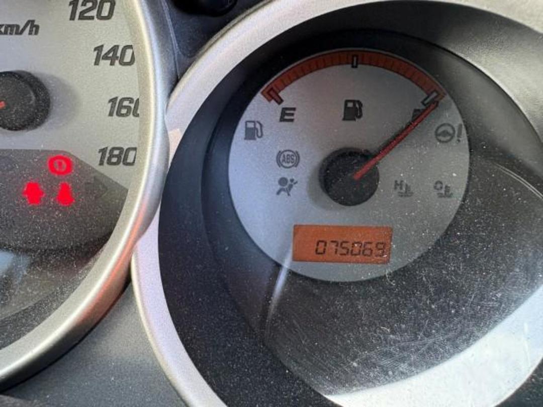 Photo '4' of Honda FIT