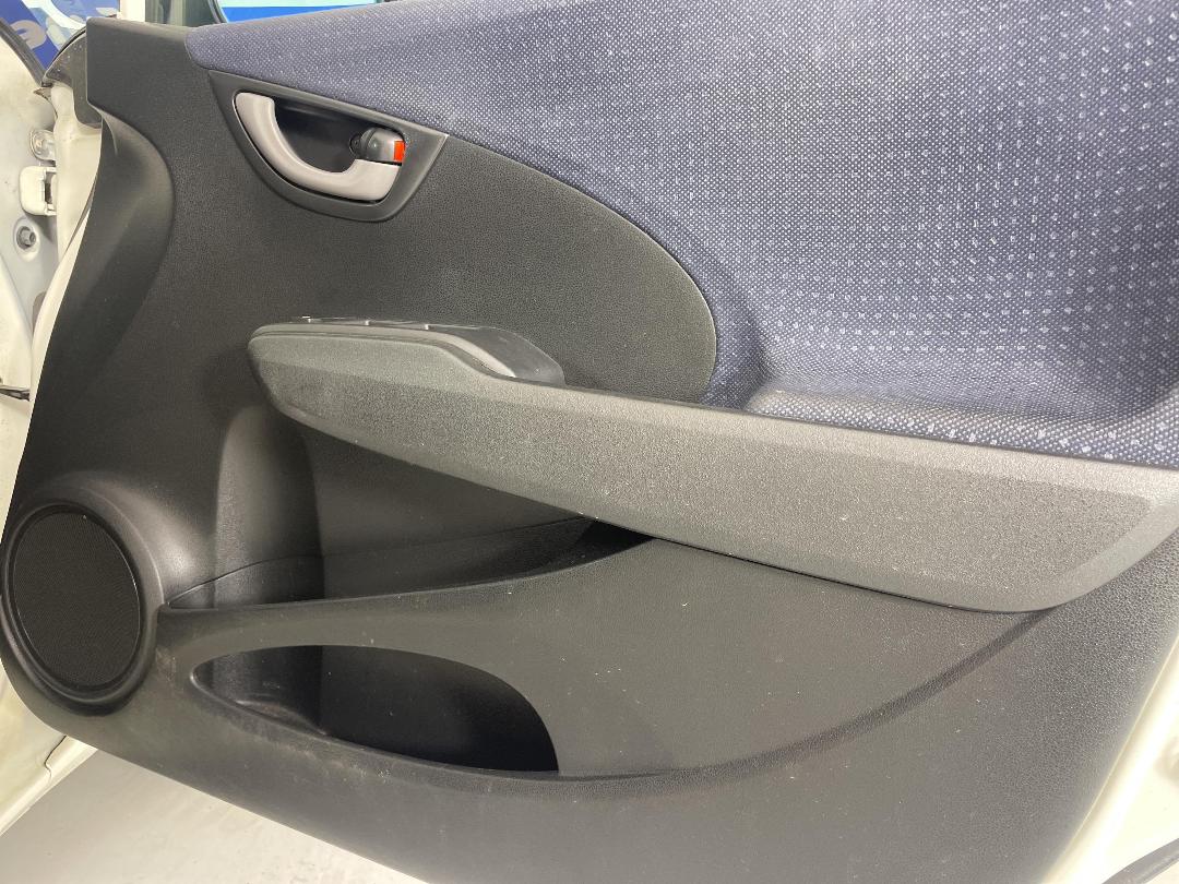 Photo '15' of Honda FIT Photo '15' of Honda FIT