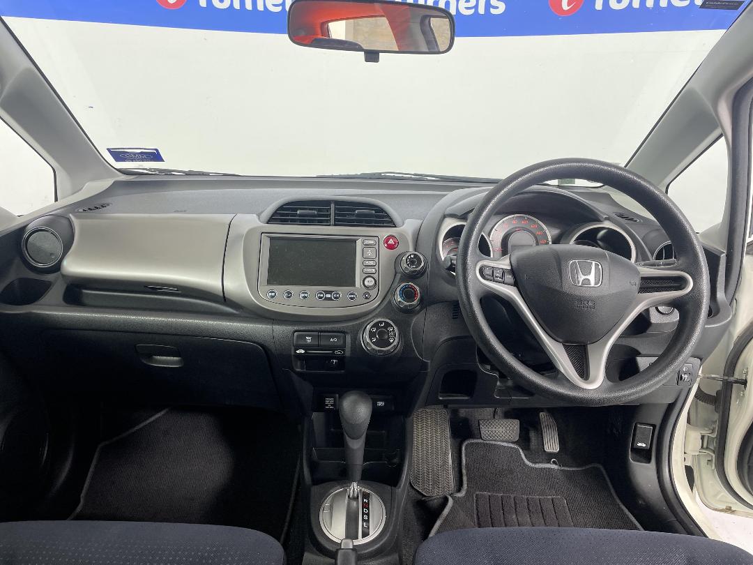 Photo '17' of Honda FIT Photo '17' of Honda FIT