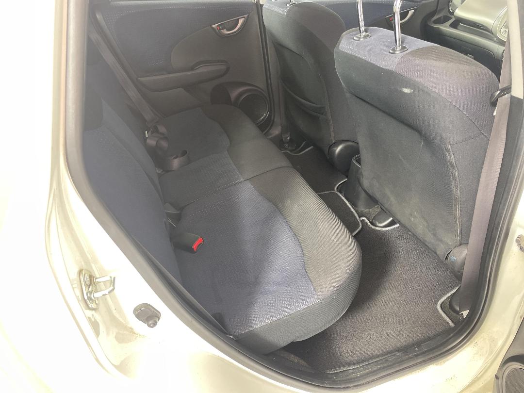 Photo '20' of Honda FIT Photo '20' of Honda FIT