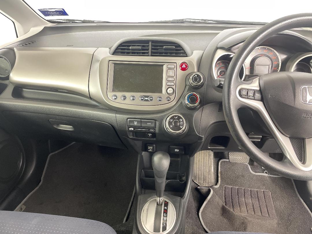 Photo '18' of Honda FIT Photo '18' of Honda FIT