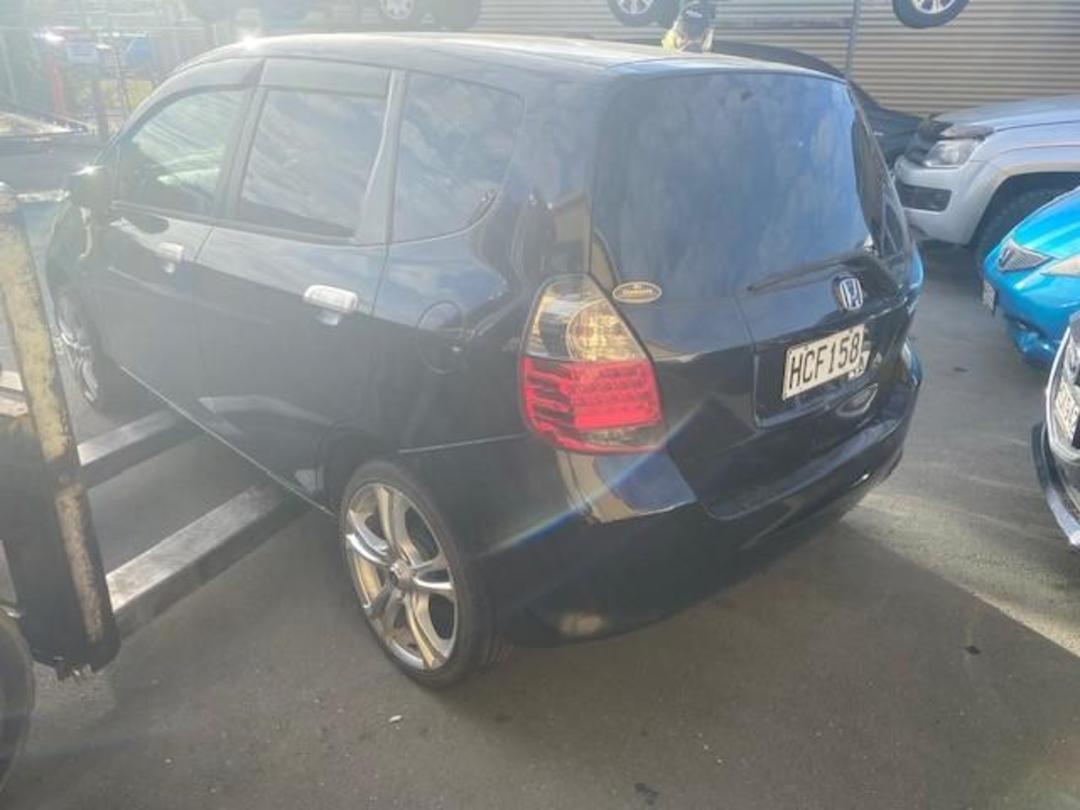 Photo '6' of Honda FIT