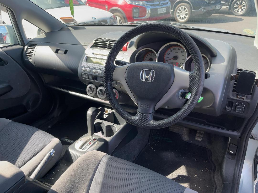 Photo '13' of Honda FIT Photo '13' of Honda FIT