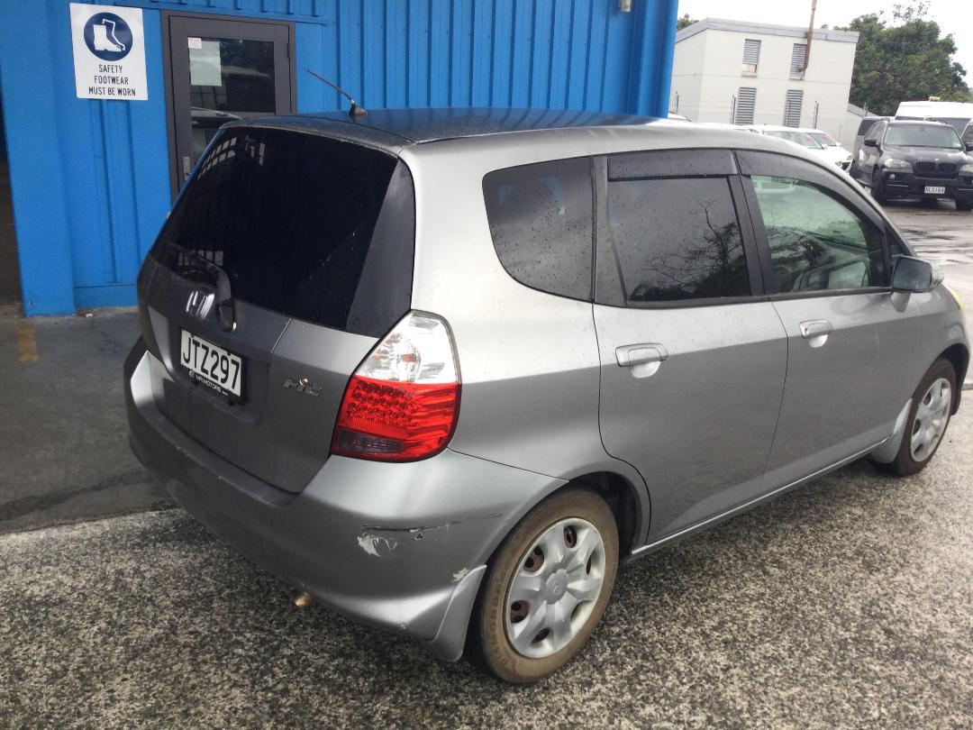 Photo '4' of Honda FIT