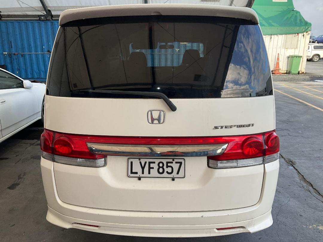 Photo '5' of Honda Stepwagon