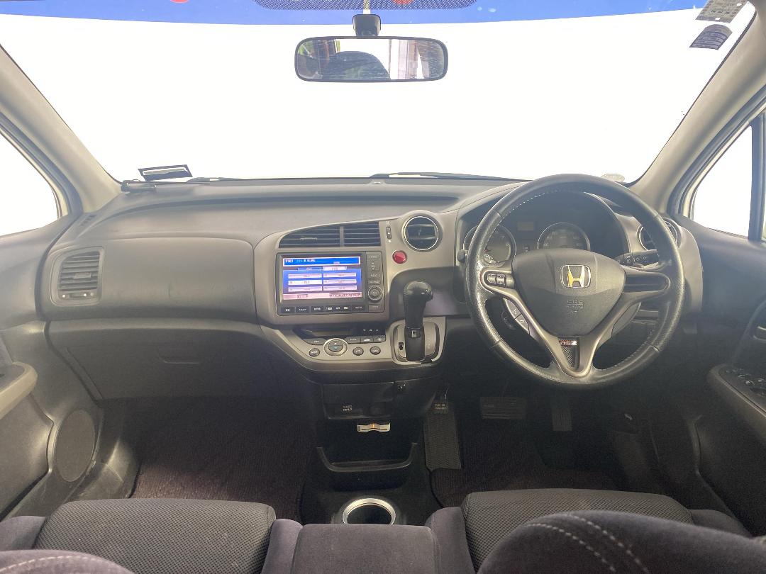 Photo '17' of Honda Stream Photo '17' of Honda Stream