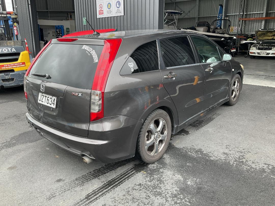 Photo '4' of Honda Stream Photo '4' of Honda Stream