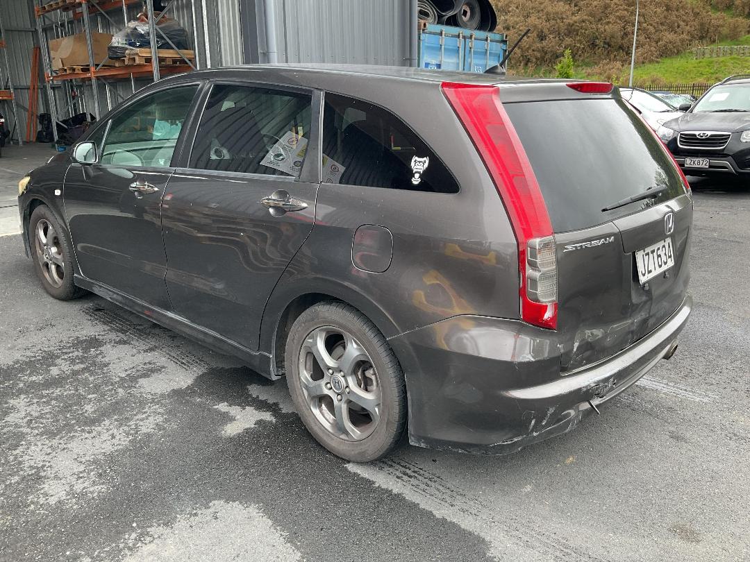 Photo '3' of Honda Stream Photo '3' of Honda Stream