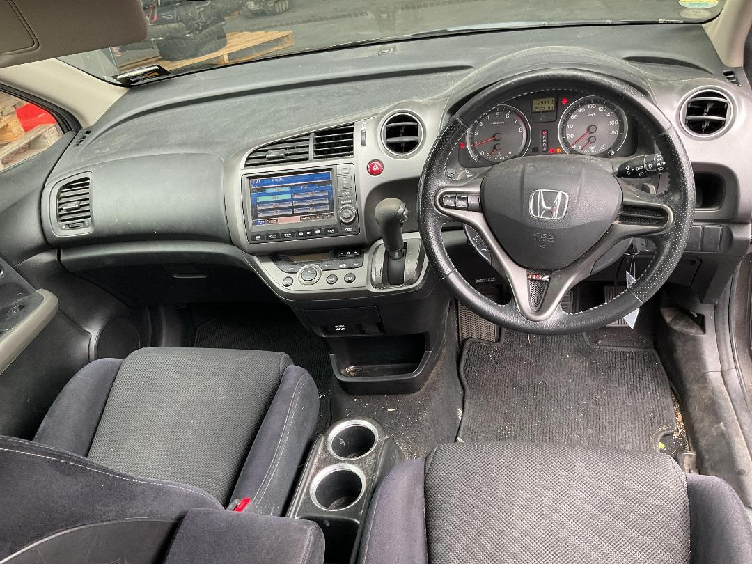 Photo '15' of Honda Stream Photo '15' of Honda Stream