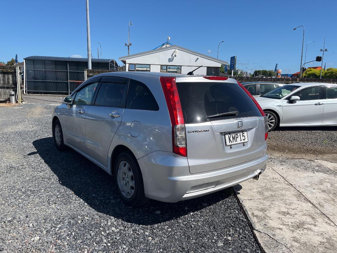 Photo '4' of Honda Stream