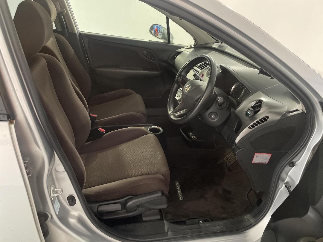 Photo '16' of Honda Stream