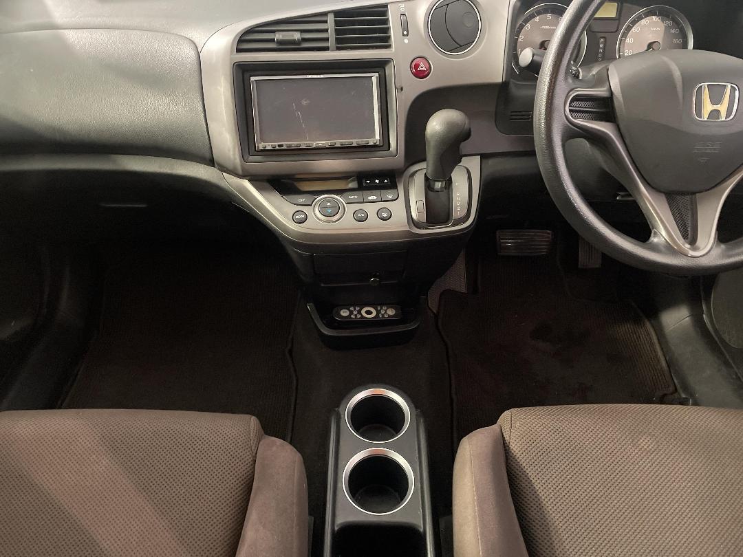 Photo '18' of Honda Stream