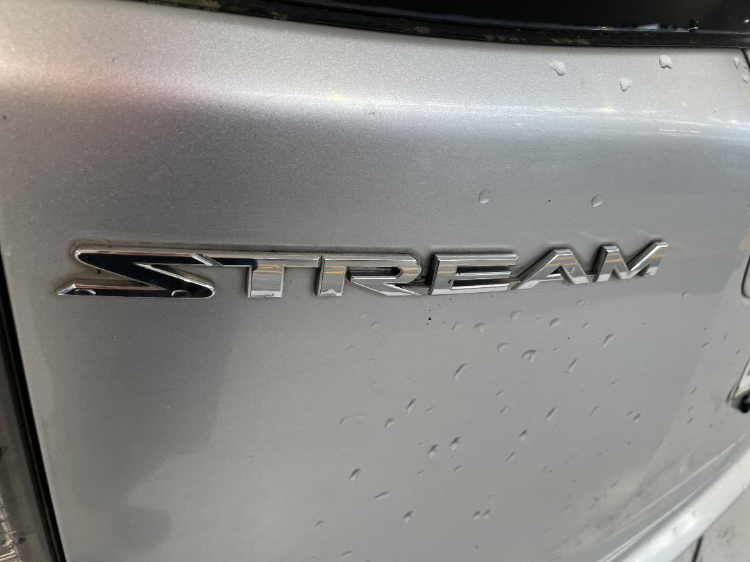 Photo '32' of Honda Stream