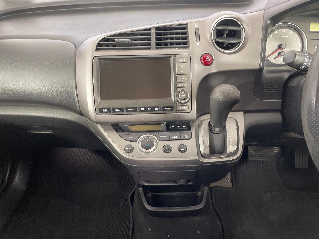 Photo '18' of Honda Stream