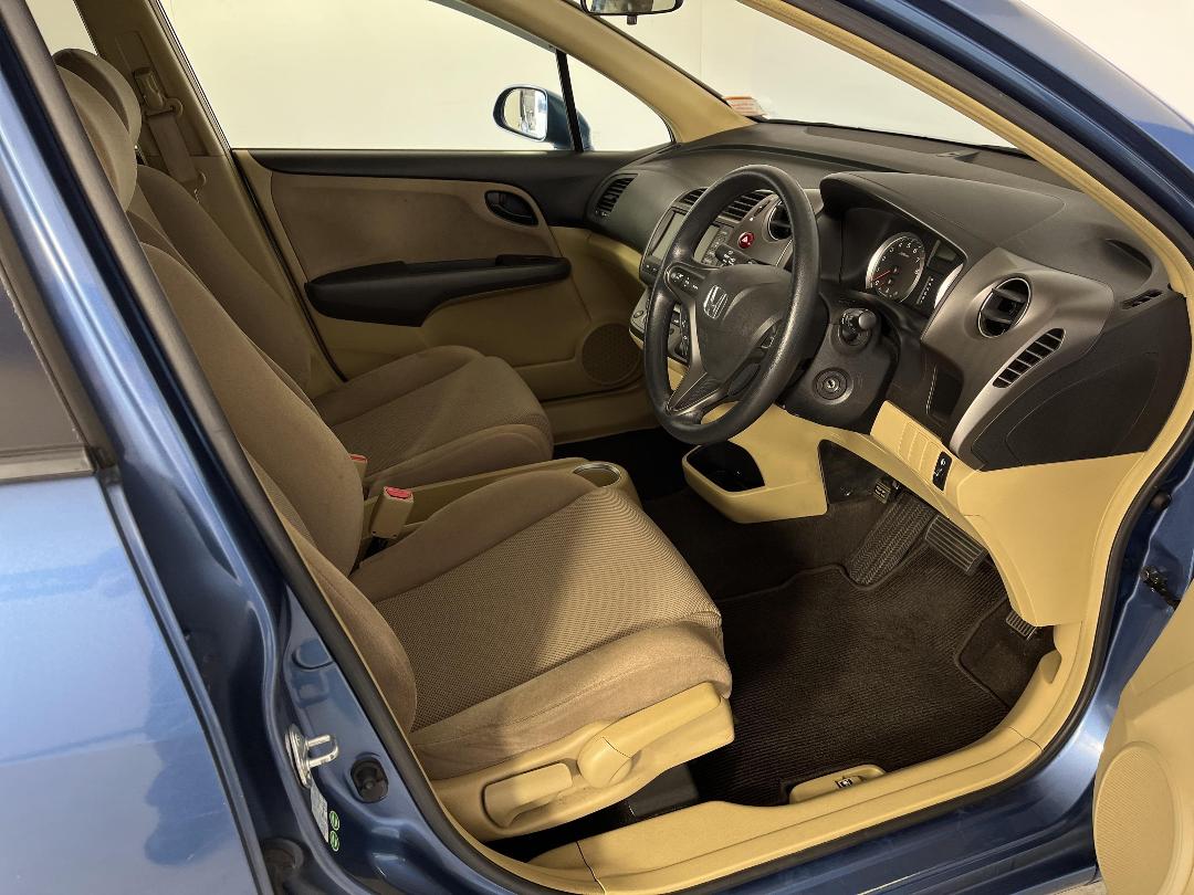 Photo '16' of Honda Stream Photo '16' of Honda Stream