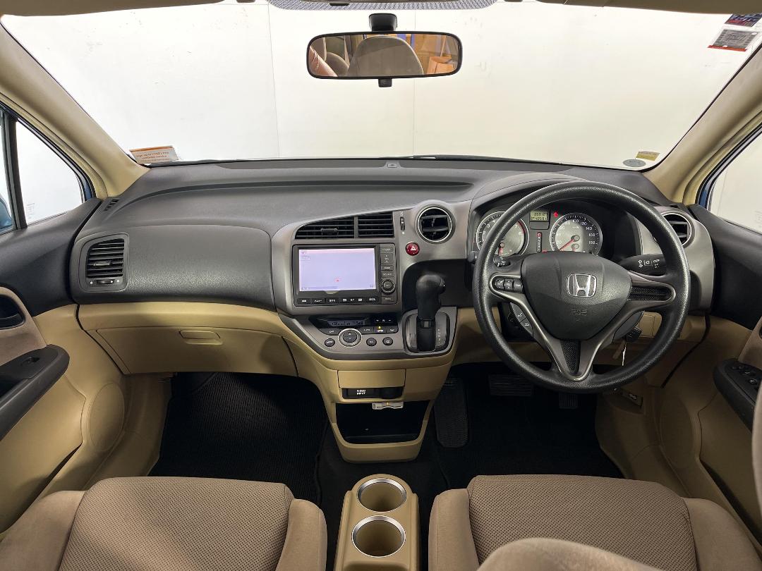 Photo '17' of Honda Stream Photo '17' of Honda Stream