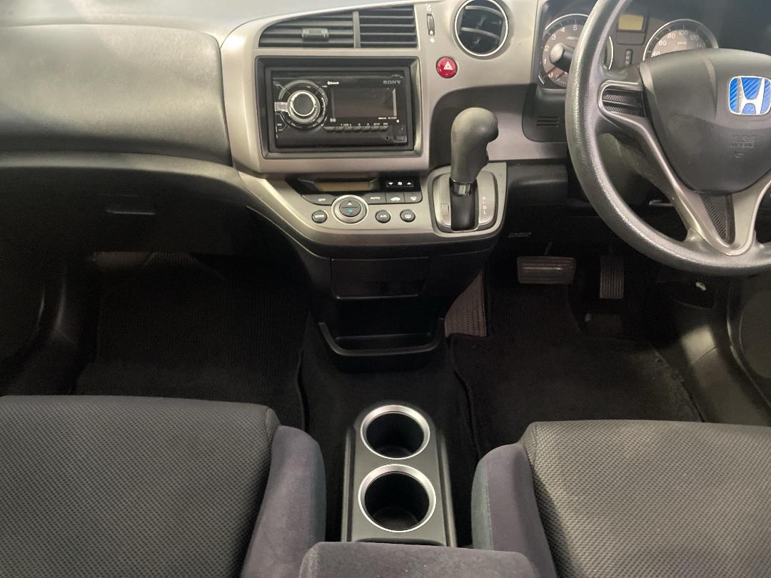 Photo '18' of Honda Stream