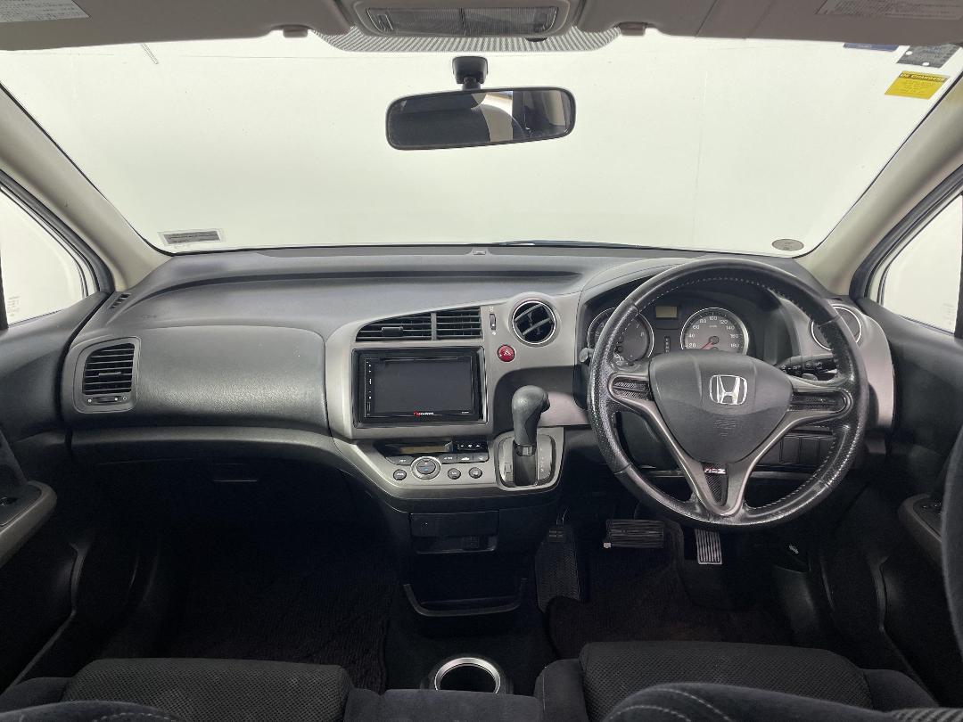 Photo '17' of Honda Stream