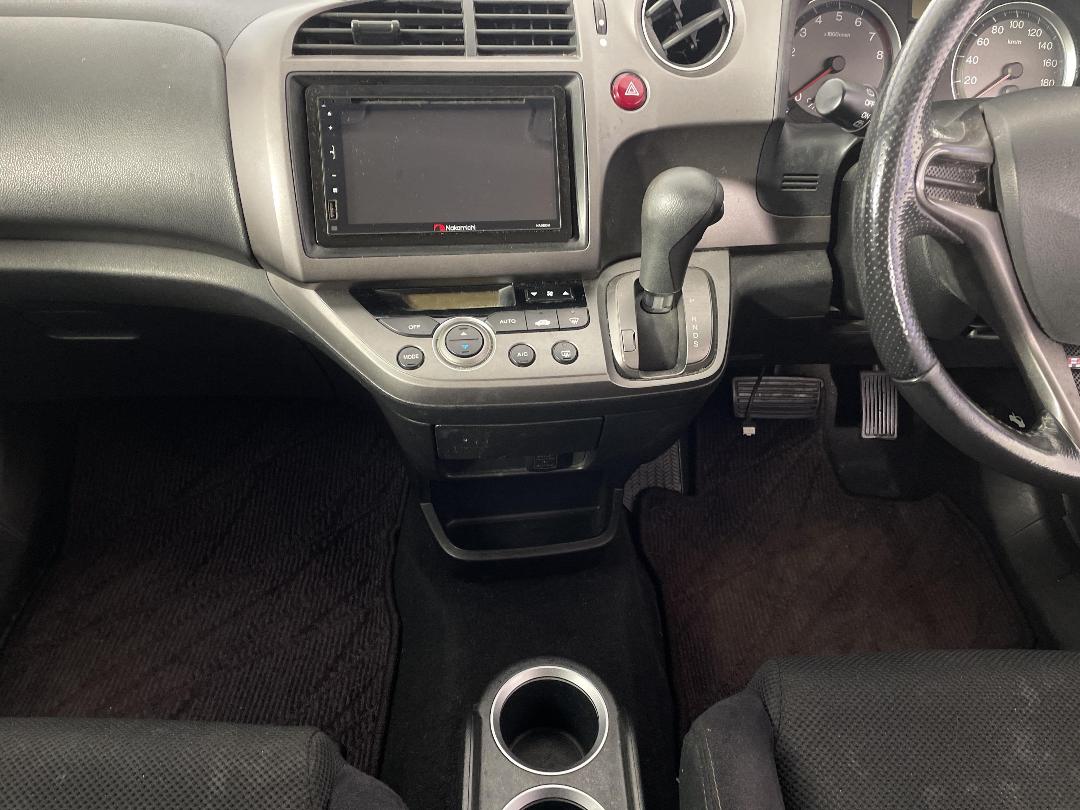 Photo '18' of Honda Stream